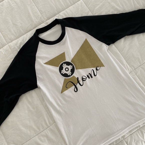 Wichita Flag (KS) - ICT Glitter Baseball Tee - Picture 3 of 4